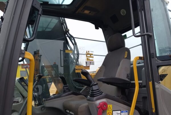 VOLVO EC 140 DL - Image 4