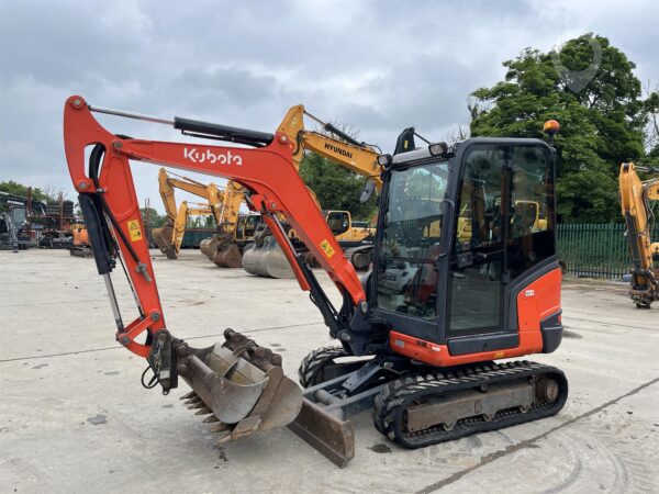 KUBOTA KX030-4